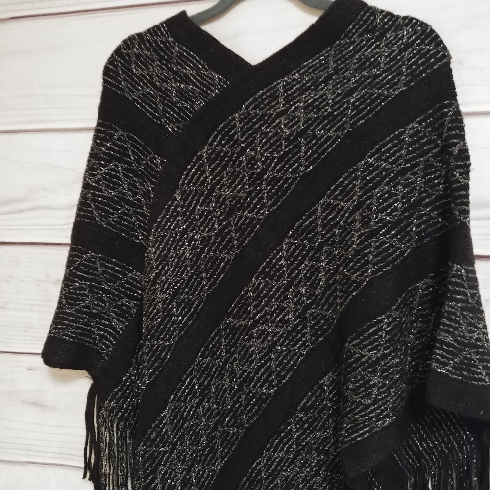 NWT Boho Chic Southwest Soft Cozy Warm Fringe Poncho Sarape One Size - Plus Size - Picture 3 of 12